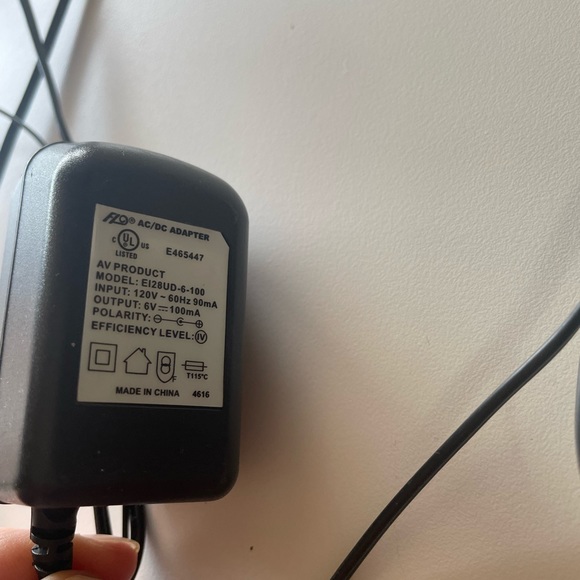 Nelsonic AM/FM Digital Tuning Clock Radio, NLC695 - Picture 6 of 9